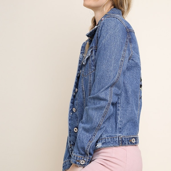 NWT Floral Embroidered Distressed Jean Jacket - Picture 5 of 9